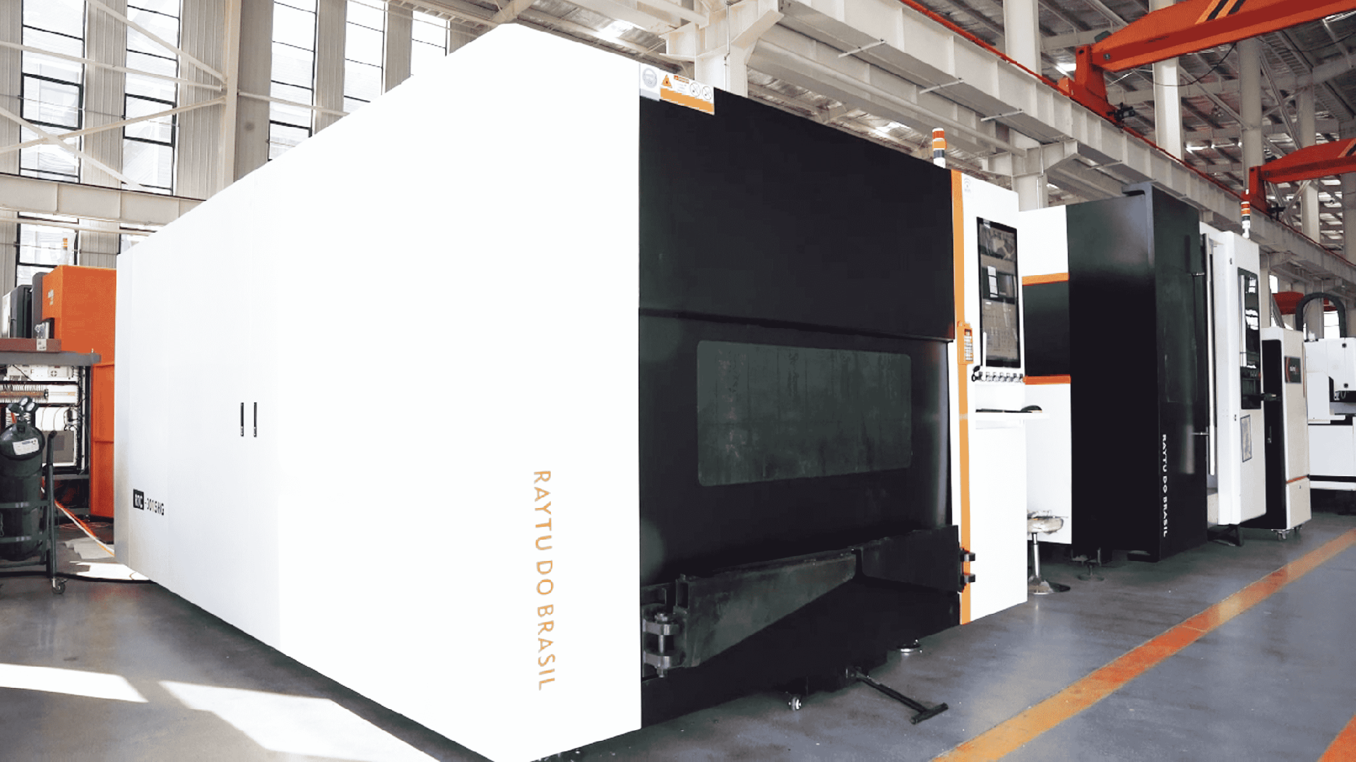 What role does processing gas play in laser cutting quality?